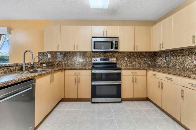 1941 SW 148th Way, Miramar, FL 33027