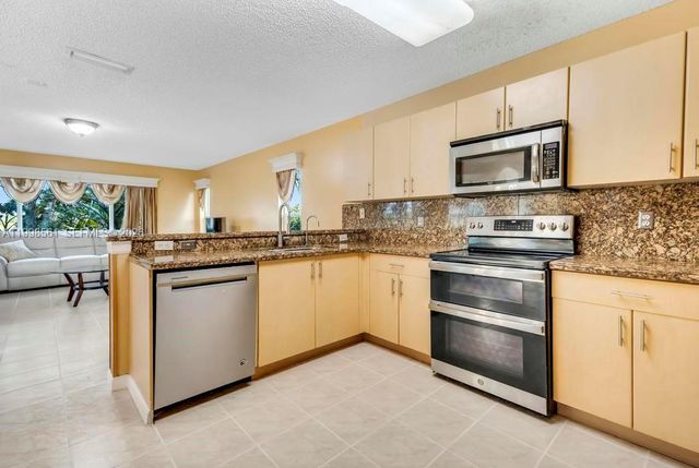 1941 SW 148th Way, Miramar, FL 33027