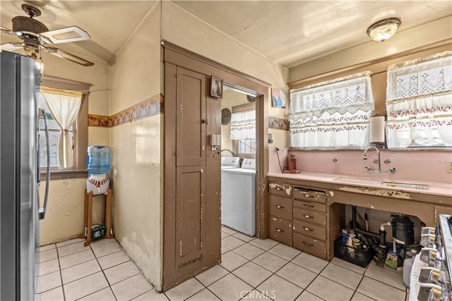 1119 W 84th Place, Los Angeles, CA 90044
