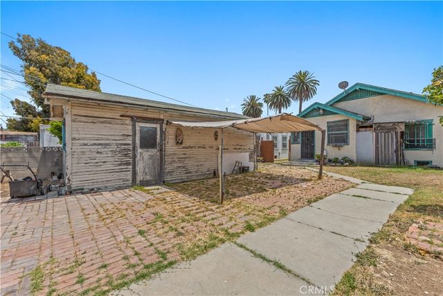 1119 W 84th Place, Los Angeles, CA 90044
