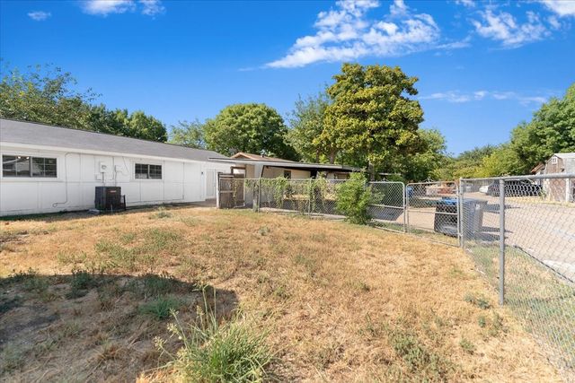 901 Wandering Way Drive, Allen, TX 75002
