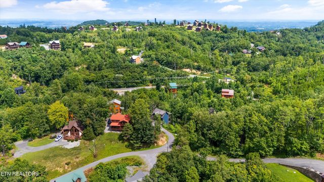 1862 Blue Tick Way, Sevierville, TN 37876
