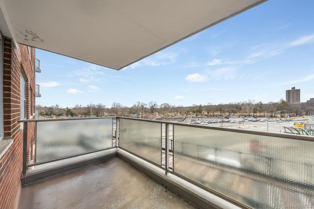 85-15 Main Street 3E, Briarwood, NY 11435