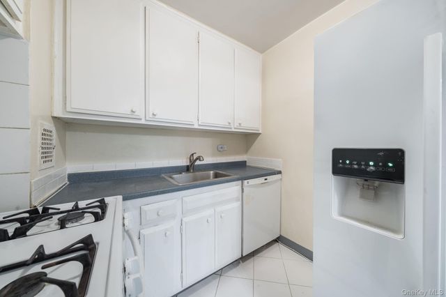 85-15 Main Street 3E, Briarwood, NY 11435