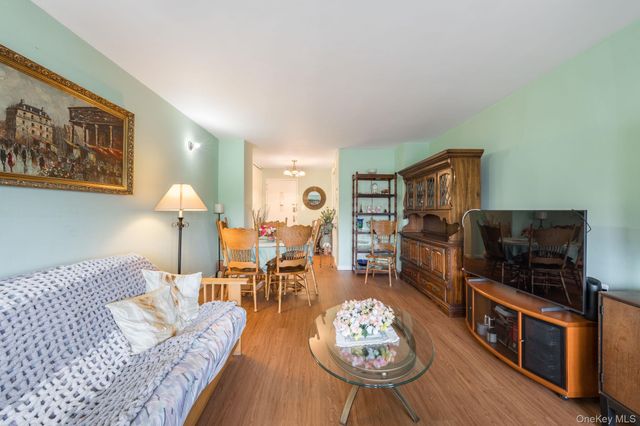 85-15 Main Street 3E, Briarwood, NY 11435