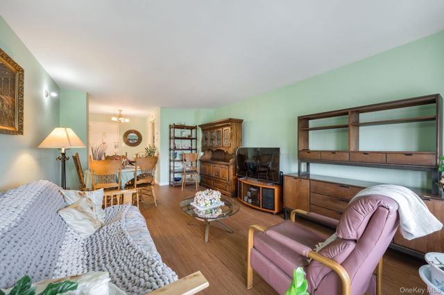 85-15 Main Street 3E, Briarwood, NY 11435