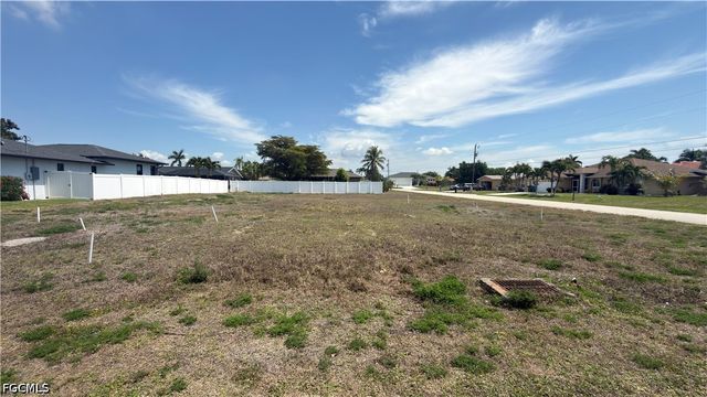 4037 SW 2nd PL, Cape Coral, FL 33914