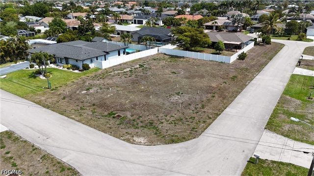 4037 SW 2nd PL, Cape Coral, FL 33914