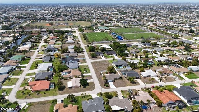 4037 SW 2nd PL, Cape Coral, FL 33914