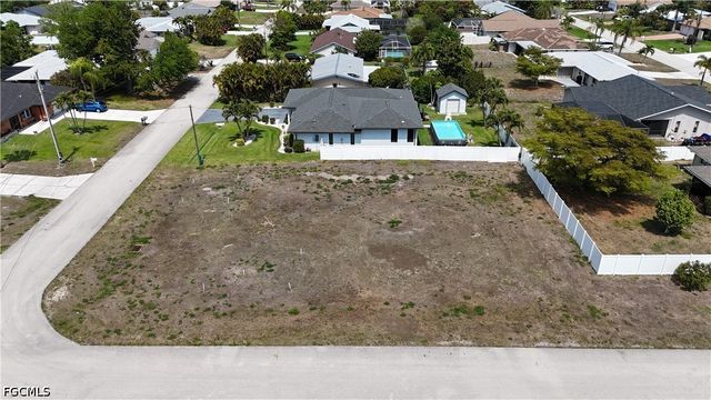 4037 SW 2nd PL, Cape Coral, FL 33914