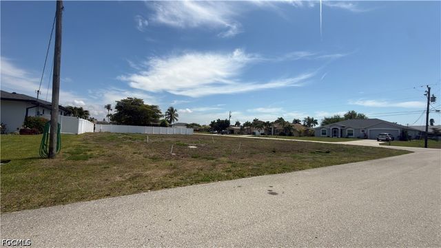 4037 SW 2nd PL, Cape Coral, FL 33914