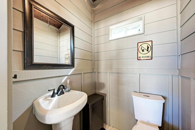 1113 County Road 132B, Kingsland, TX 78639