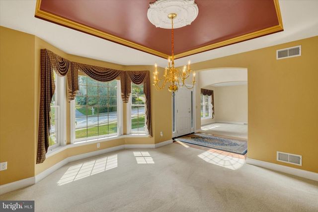410 SARAH WOODS DR, Red Lion, PA 17356