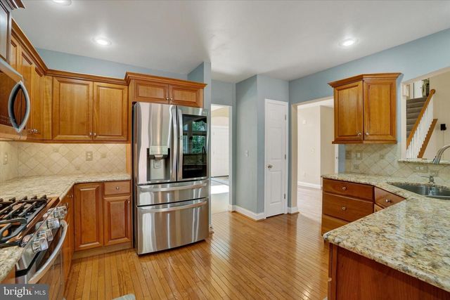 410 SARAH WOODS DR, Red Lion, PA 17356