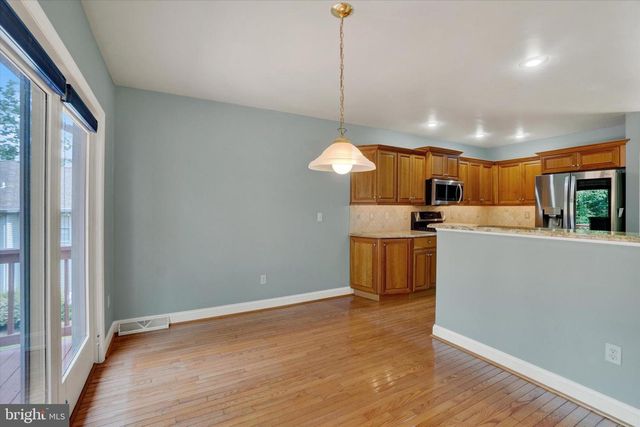 410 SARAH WOODS DR, Red Lion, PA 17356