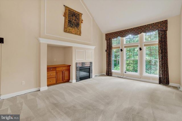 410 SARAH WOODS DR, Red Lion, PA 17356