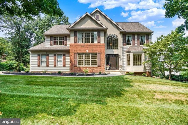 410 SARAH WOODS DR, Red Lion, PA 17356