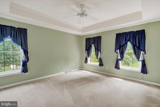 410 SARAH WOODS DR, Red Lion, PA 17356
