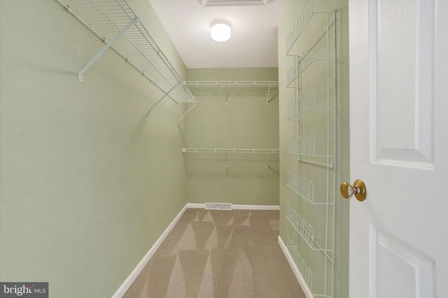 410 SARAH WOODS DR, Red Lion, PA 17356