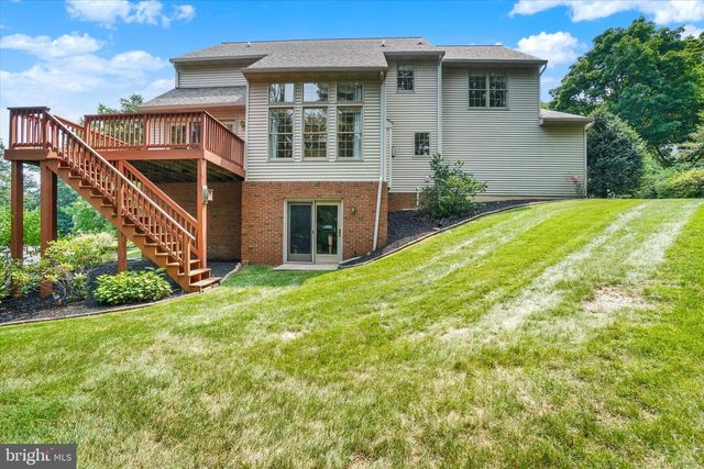410 SARAH WOODS DR, Red Lion, PA 17356