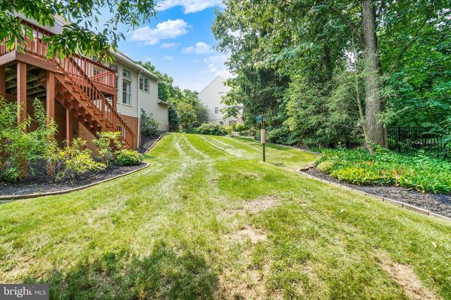 410 SARAH WOODS DR, Red Lion, PA 17356