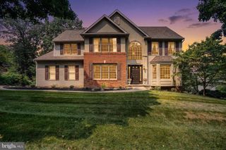 410 SARAH WOODS DR, Red Lion, PA 17356