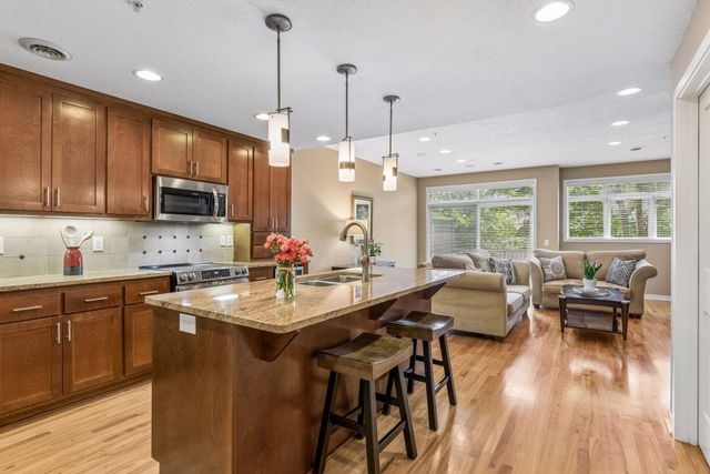 519 Willoughby Way W, Minnetonka, MN 55305