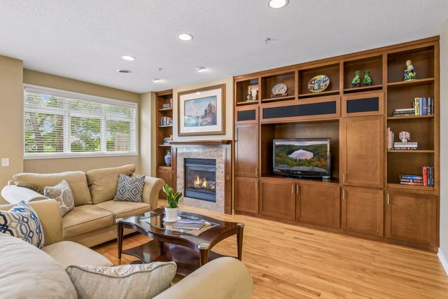 519 Willoughby Way W, Minnetonka, MN 55305