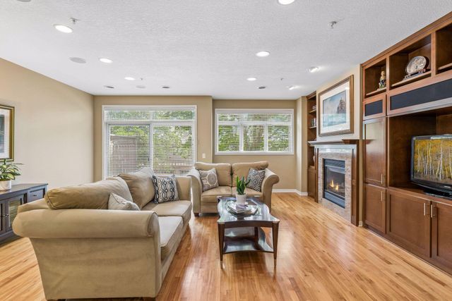519 Willoughby Way W, Minnetonka, MN 55305