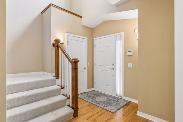519 Willoughby Way W, Minnetonka, MN 55305