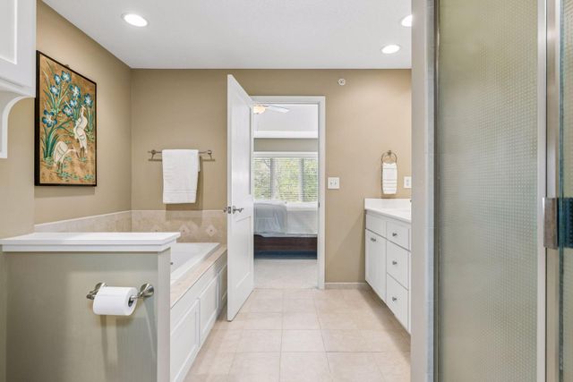 519 Willoughby Way W, Minnetonka, MN 55305