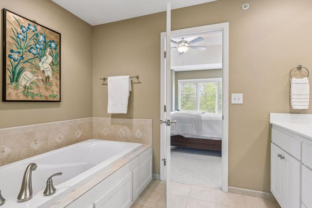 519 Willoughby Way W, Minnetonka, MN 55305