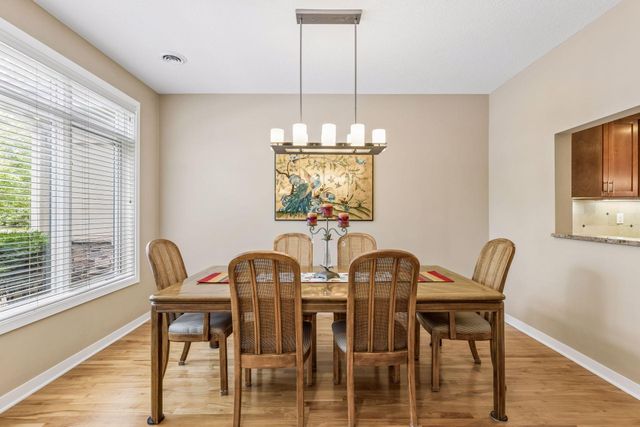 519 Willoughby Way W, Minnetonka, MN 55305