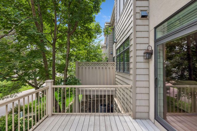 519 Willoughby Way W, Minnetonka, MN 55305