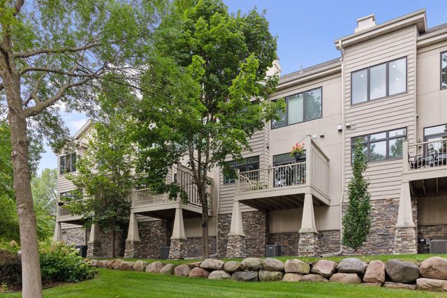 519 Willoughby Way W, Minnetonka, MN 55305