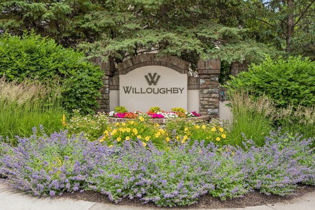 519 Willoughby Way W, Minnetonka, MN 55305
