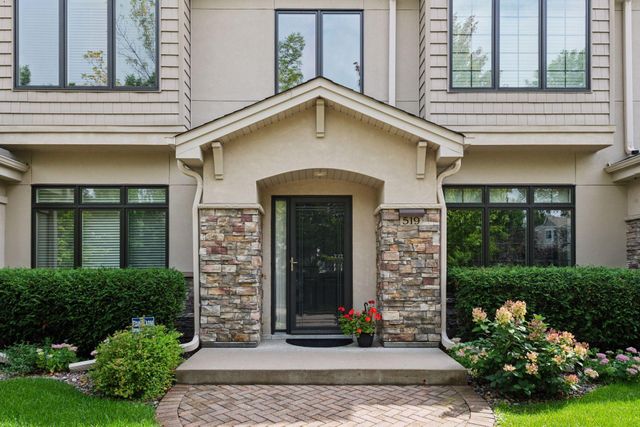 519 Willoughby Way W, Minnetonka, MN 55305
