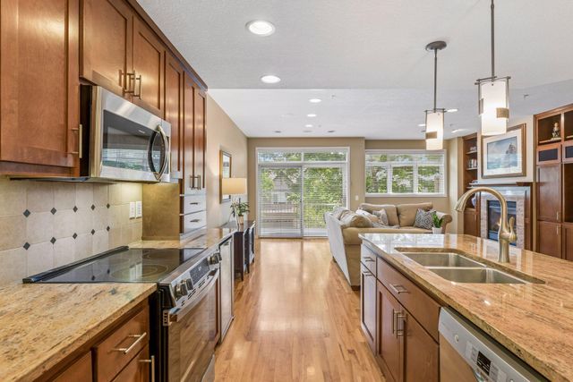 519 Willoughby Way W, Minnetonka, MN 55305