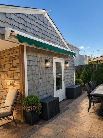 700 Sharon Road, Copiague, NY 11726