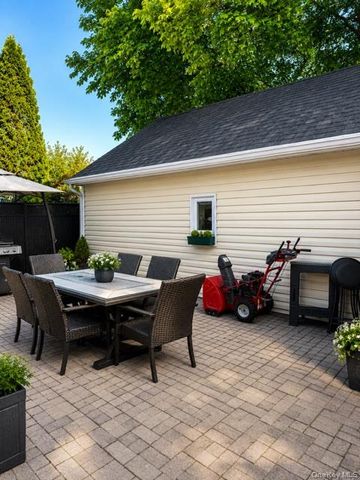 700 Sharon Road, Copiague, NY 11726