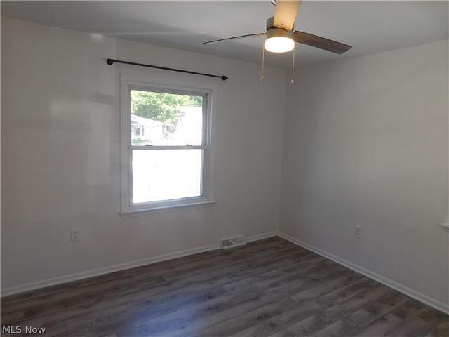 1283 Waverly Road, Eastlake, OH 44095