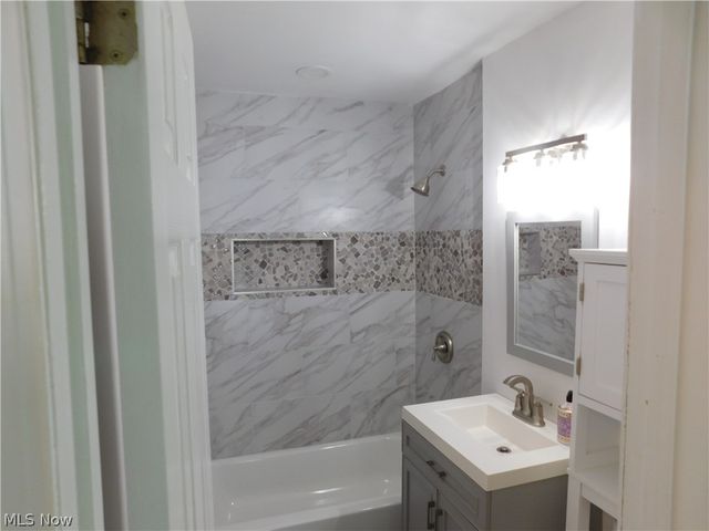 1283 Waverly Road, Eastlake, OH 44095