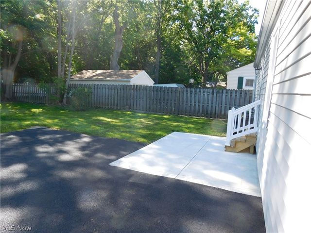 1283 Waverly Road, Eastlake, OH 44095