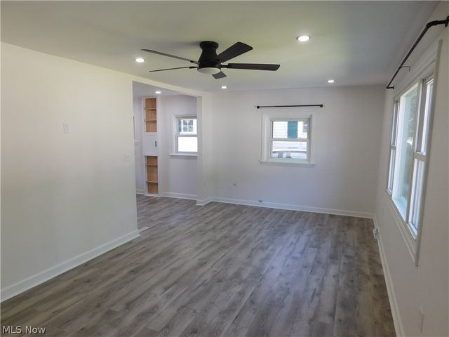 1283 Waverly Road, Eastlake, OH 44095
