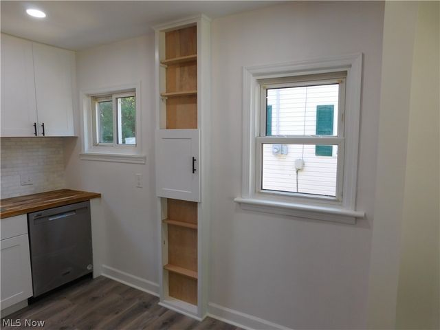 1283 Waverly Road, Eastlake, OH 44095