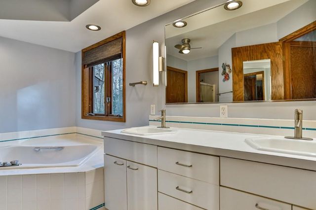 227238 CLIFFSIDE COURT, Wausau, WI 54401