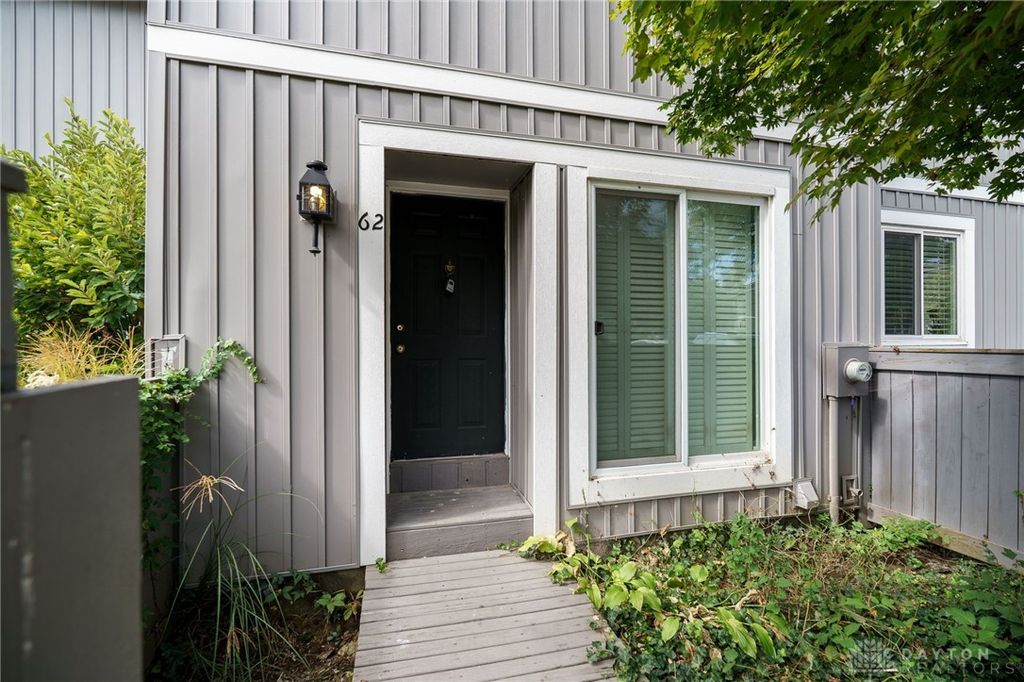 62 Twin Lakes Drive, Fairfield, OH 45014