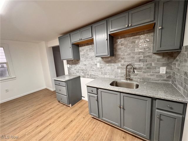 338 17th Street, Elyria, OH 44035