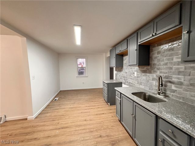 338 17th Street, Elyria, OH 44035