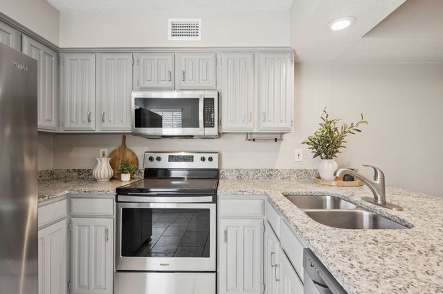 14800 Enterprise Drive 16D, Farmers Branch, TX 75234